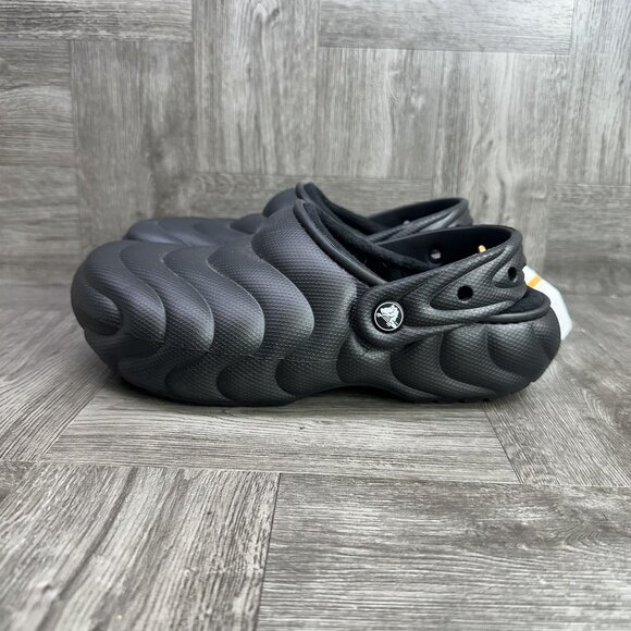 CROCS Lined Overpuff Women's size 10 Black Clogs - Picture 2 of 8